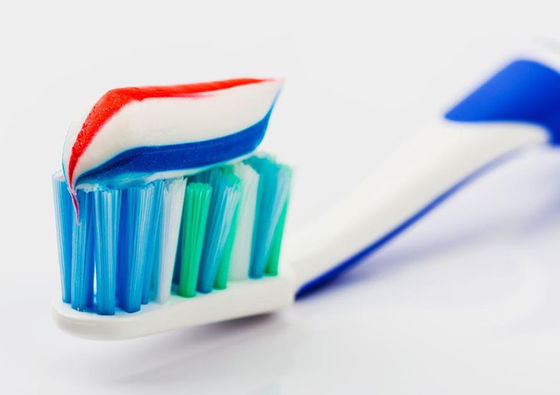 คุณภาพ สารปรุงแต่งอาหาร CMC - ผงเซลลูโลส กัม เกรดอาหาร มีปริมาณแบคทีเรียรวม ≤500 CFU/g, ทนความร้อนได้ดี, และมีลักษณะเป็นผงสีขาวถึงสีครีม โรงงาน